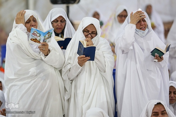 مراسم دعای عرفه حجاج ایرانی در صحرای عرفات