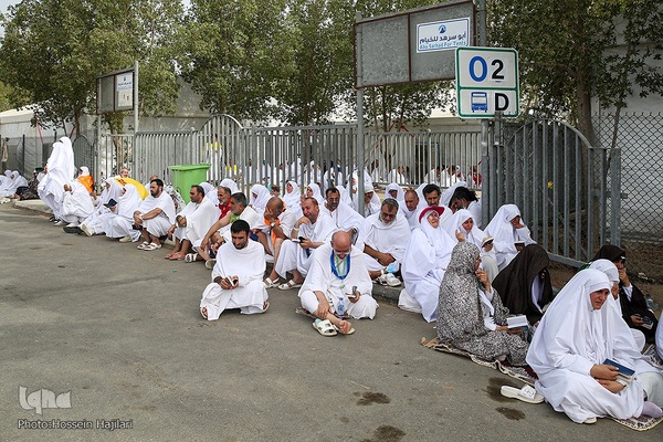 مراسم دعای عرفه حجاج ایرانی در صحرای عرفات