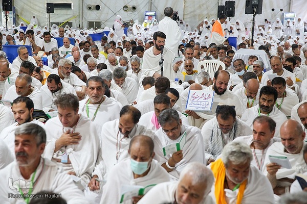مراسم دعای عرفه حجاج ایرانی در صحرای عرفات