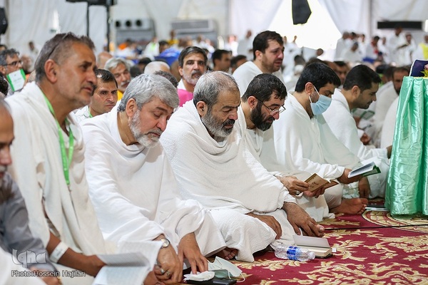 مراسم دعای عرفه حجاج ایرانی در صحرای عرفات