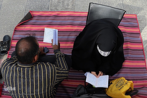 مراسم قرائت دعای پرفیض عرفه در گلستان شهدای اصفهان