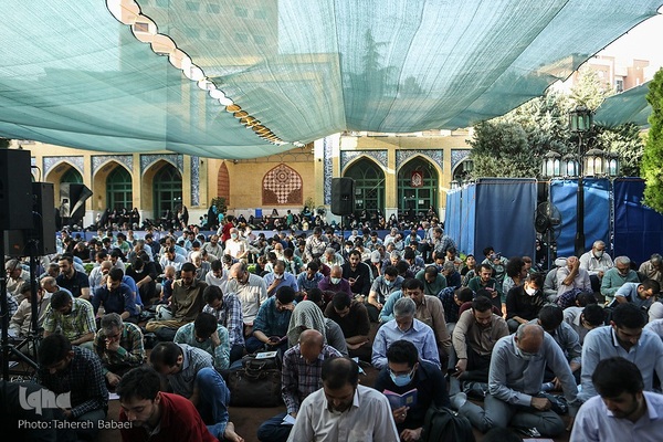 مراسم دعای عرفه در مسجد دانشگاه شریف