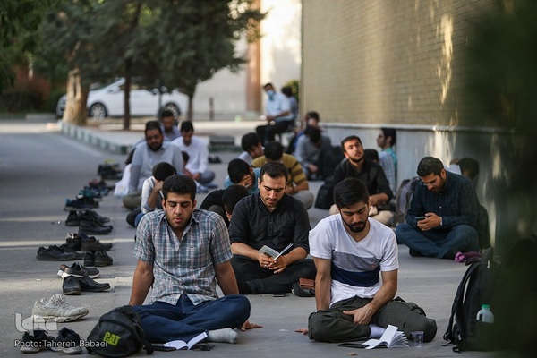 مراسم دعای عرفه در مسجد دانشگاه شریف