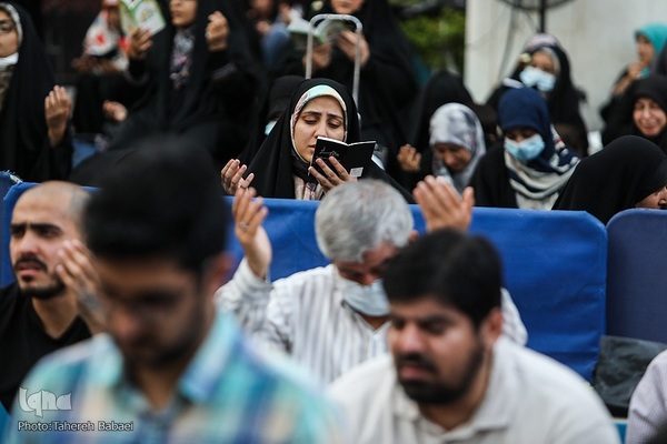 مراسم دعای عرفه در مسجد دانشگاه شریف