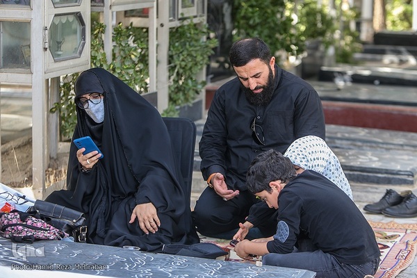 مراسم دعای عرفه در گلزار شهدای بهشت زهرا(س)