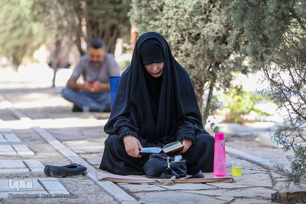 مراسم دعای عرفه در گلزار شهدای بهشت زهرا(س)