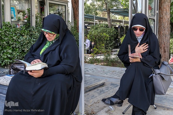 مراسم دعای عرفه در گلزار شهدای بهشت زهرا(س)