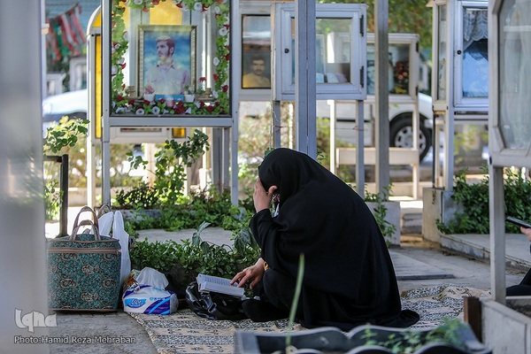 مراسم دعای عرفه در گلزار شهدای بهشت زهرا(س)