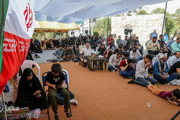 مراسم دعای عرفه در گلزار شهدای بهشت زهرا(س)