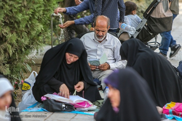 مراسم دعای عرفه در گلزار شهدای بهشت زهرا(س)