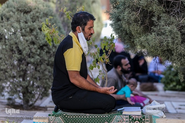 مراسم دعای عرفه در گلزار شهدای بهشت زهرا(س)