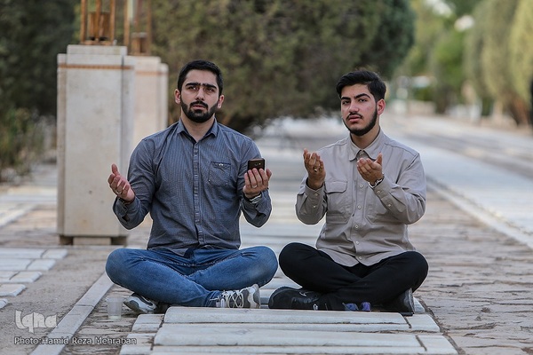 مراسم دعای عرفه در گلزار شهدای بهشت زهرا(س)