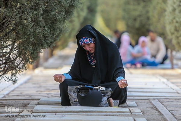 مراسم دعای عرفه در گلزار شهدای بهشت زهرا(س)