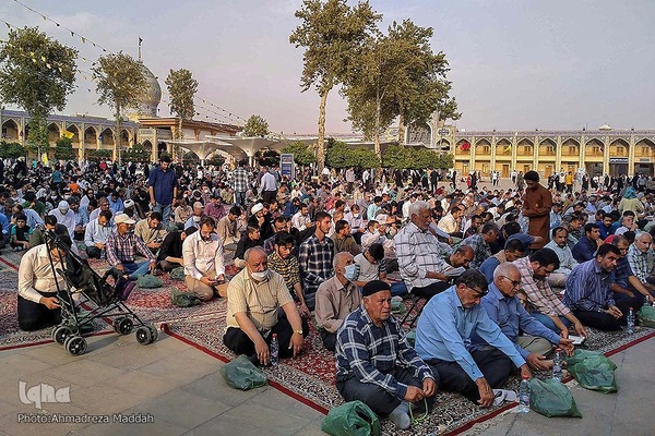 مراسم قرائت دعای پرفیض عرفه در حرم مطهر حضرت شاهچراغ(ع) شیراز