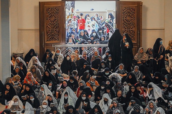 مراسم قرائت دعای پرفیض عرفه در حرم مطهر حضرت شاهچراغ(ع) شیراز