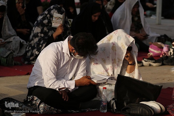 مراسم قرائت دعای پرفیض عرفه در حرم مطهر حضرت شاهچراغ(ع) شیراز