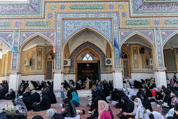 مراسم قرائت دعای پرفیض عرفه در امامزاده طاهر(ع) کرج