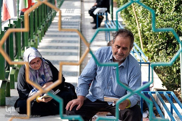 مراسم قرائت دعای پرفیض عرفه در امامزاده طاهر(ع) کرج