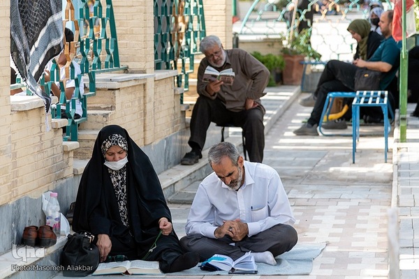 مراسم قرائت دعای پرفیض عرفه در امامزاده طاهر(ع) کرج