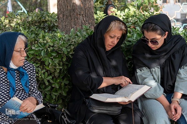 مراسم قرائت دعای پرفیض عرفه در امامزاده طاهر(ع) کرج