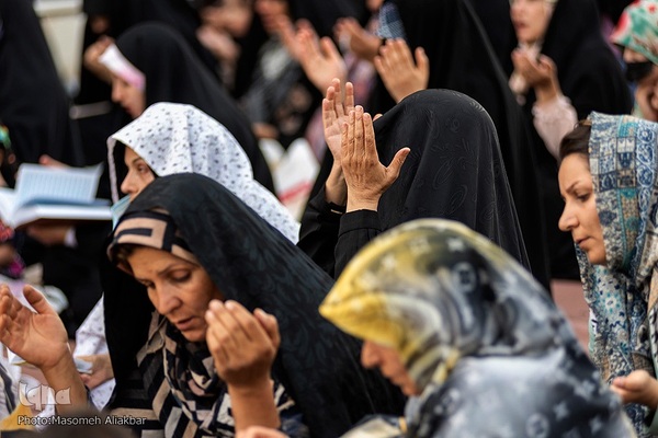 مراسم قرائت دعای پرفیض عرفه در امامزاده طاهر(ع) کرج