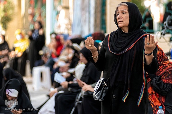 مراسم قرائت دعای پرفیض عرفه در امامزاده طاهر(ع) کرج