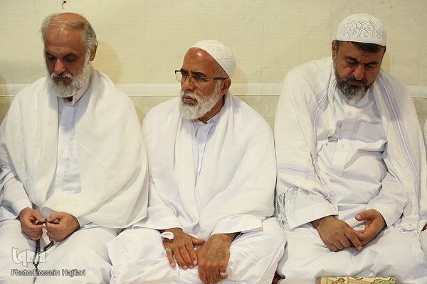 محفل انس و معرفت در منا با حضور امیرالحاج حجت الاسلام و المسلمین نواب