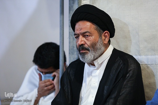 محفل انس و معرفت در منا با حضور امیرالحاج حجت الاسلام و المسلمین نواب