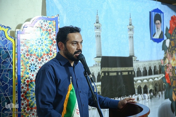 محفل انس و معرفت در منا با حضور امیرالحاج حجت الاسلام و المسلمین نواب