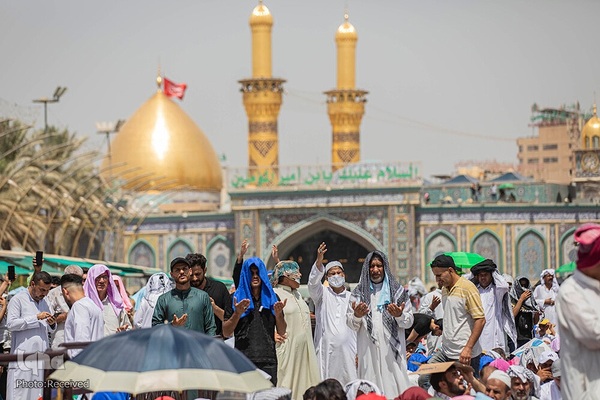 مراسم دعای عرفه در آستان حسینی