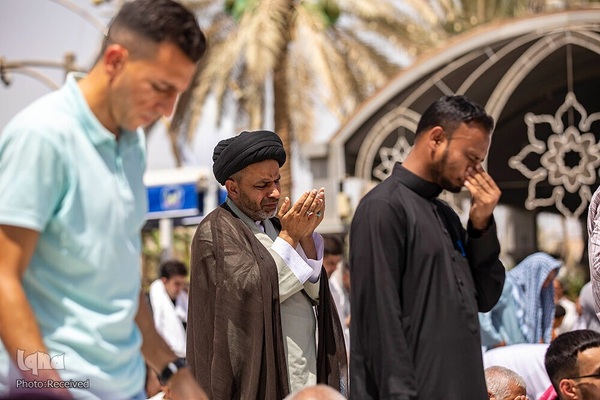 مراسم دعای عرفه در آستان حسینی