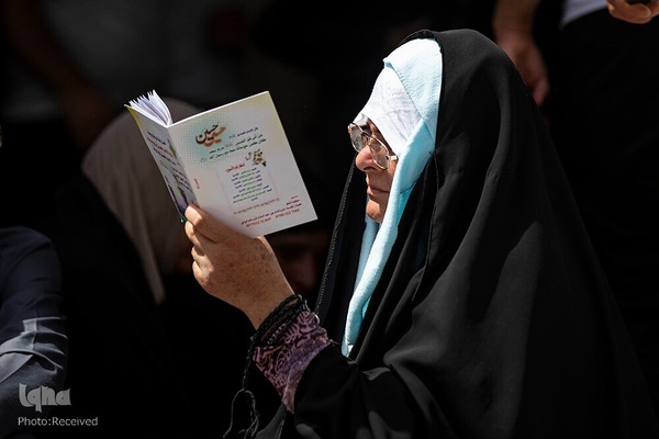 مراسم دعای عرفه در آستان حسینی