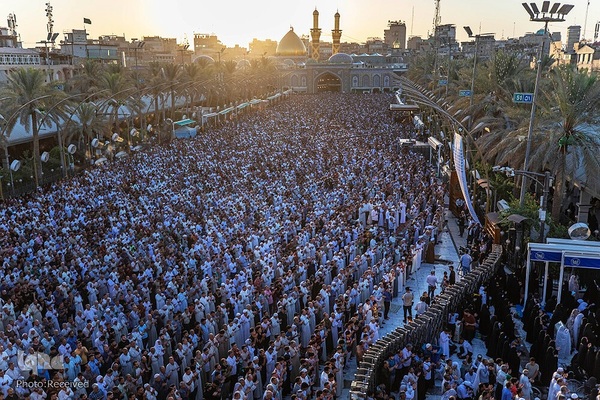 اقامه نماز عید قربان در آستان مقدس حسینی