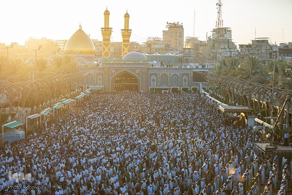 اقامه نماز عید قربان در آستان مقدس حسینی