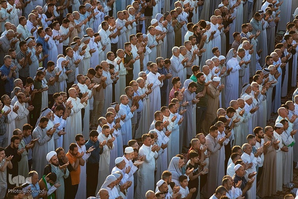 اقامه نماز عید قربان در آستان مقدس حسینی