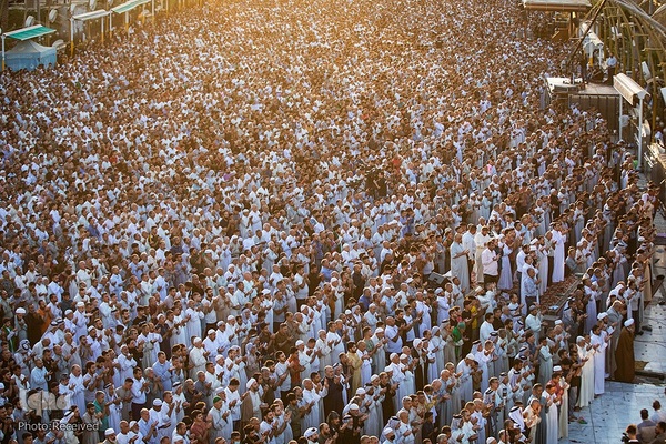 اقامه نماز عید قربان در آستان مقدس حسینی