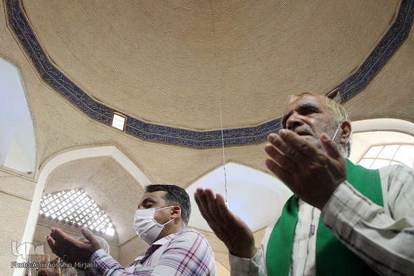 اقامه نماز عید سعید قربان در مسجد ملا اسماعیل یزد