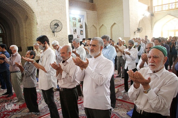 اقامه نماز عید سعید قربان در مسجد ملا اسماعیل یزد