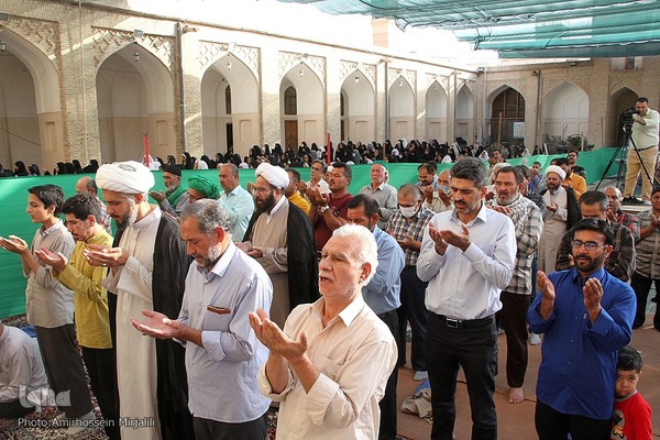 اقامه نماز عید سعید قربان در مسجد ملا اسماعیل یزد
