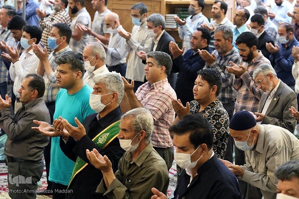 اقامه نماز عید سعید قربان در حرم حضرت شاهچراغ (ع) شیراز