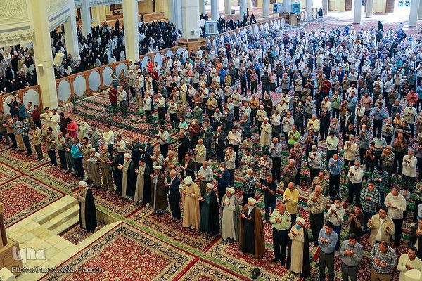 اقامه نماز عید سعید قربان در حرم حضرت شاهچراغ (ع) شیراز