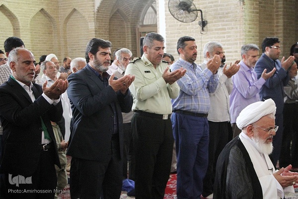 اقامه نماز عید سعید قربان در مسجد ملا اسماعیل یزد