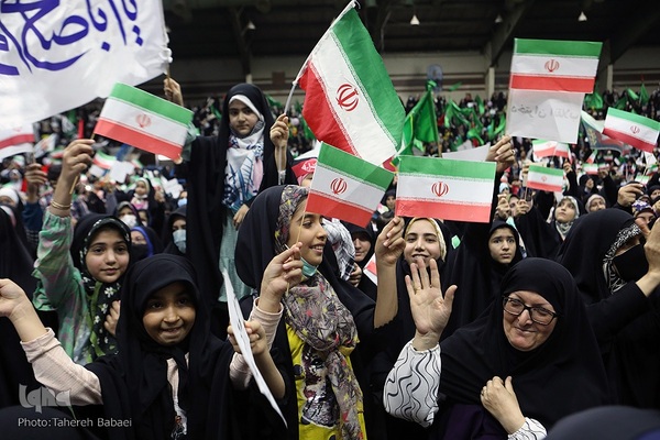 جشن بزرگ دختران انقلاب