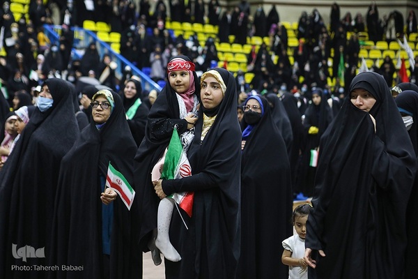 جشن بزرگ دختران انقلاب