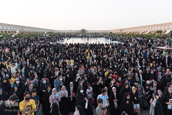 جشن خانوادگی عفاف و حجاب در میدان امام خمینی (ره) اصفهان