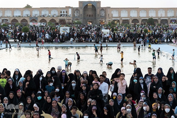 جشن خانوادگی عفاف و حجاب در میدان امام خمینی (ره) اصفهان