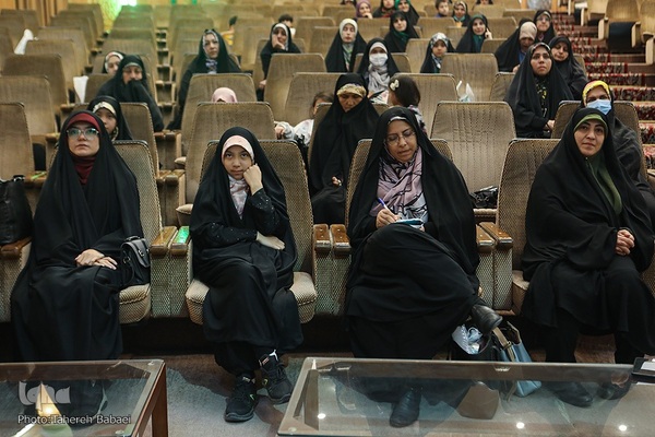 برگزاری محفل قرآنی ویژه بانوان در تالار شیخ صدوق(ره)