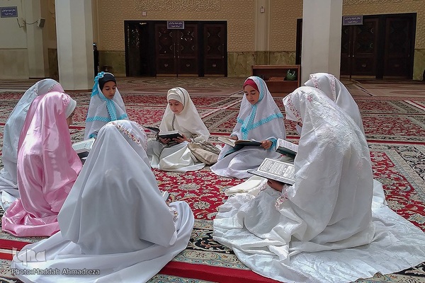 جشن تکلیف دختران دهه نودی در شیراز‎‎