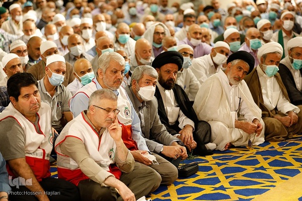 برگزاری مراسم دعای کمیل برای حجاج