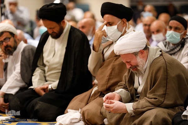 برگزاری مراسم دعای کمیل برای حجاج